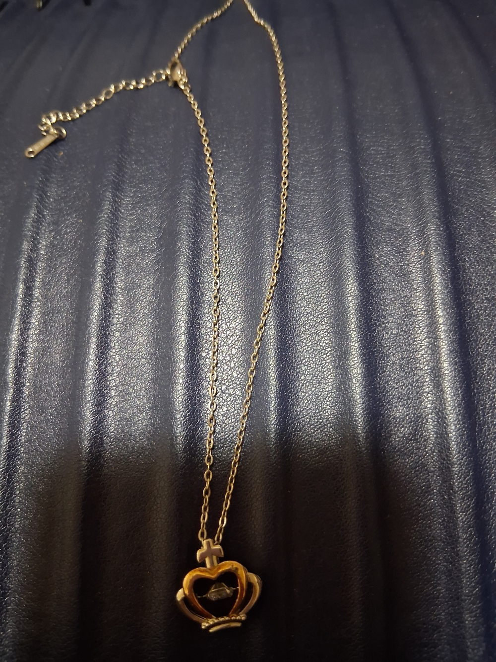 Source Unknown Gold Crown Heart Pendant Necklace